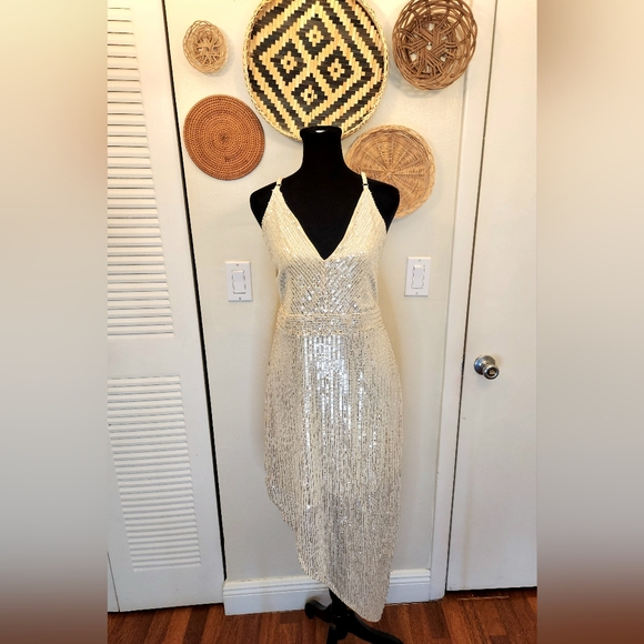 LAST ONE! Golden V-Neck Sequin Midi Dress - Picture 12 of 13
